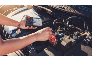 Studené klikové zesilovače (CCA) vysvětlily: Typy, testování a udržování správné baterie automobilu